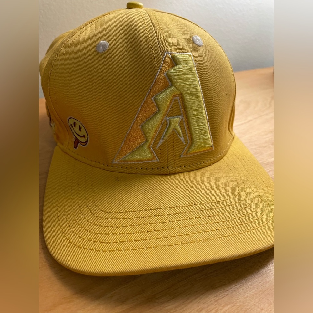 2001 World Series Razor back cap
